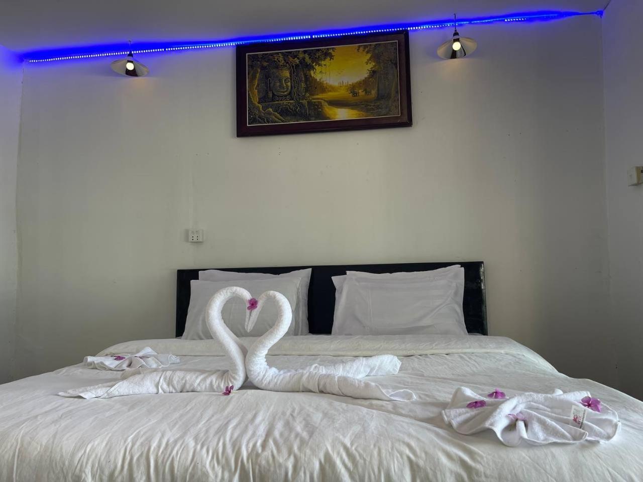 Koh Rong Beach Hostel And Bungalows Kaoh Touch Eksteriør bilde
