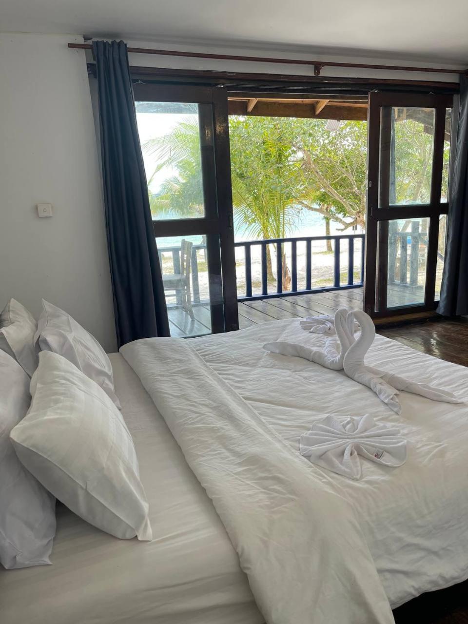 Koh Rong Beach Hostel And Bungalows Kaoh Touch Eksteriør bilde