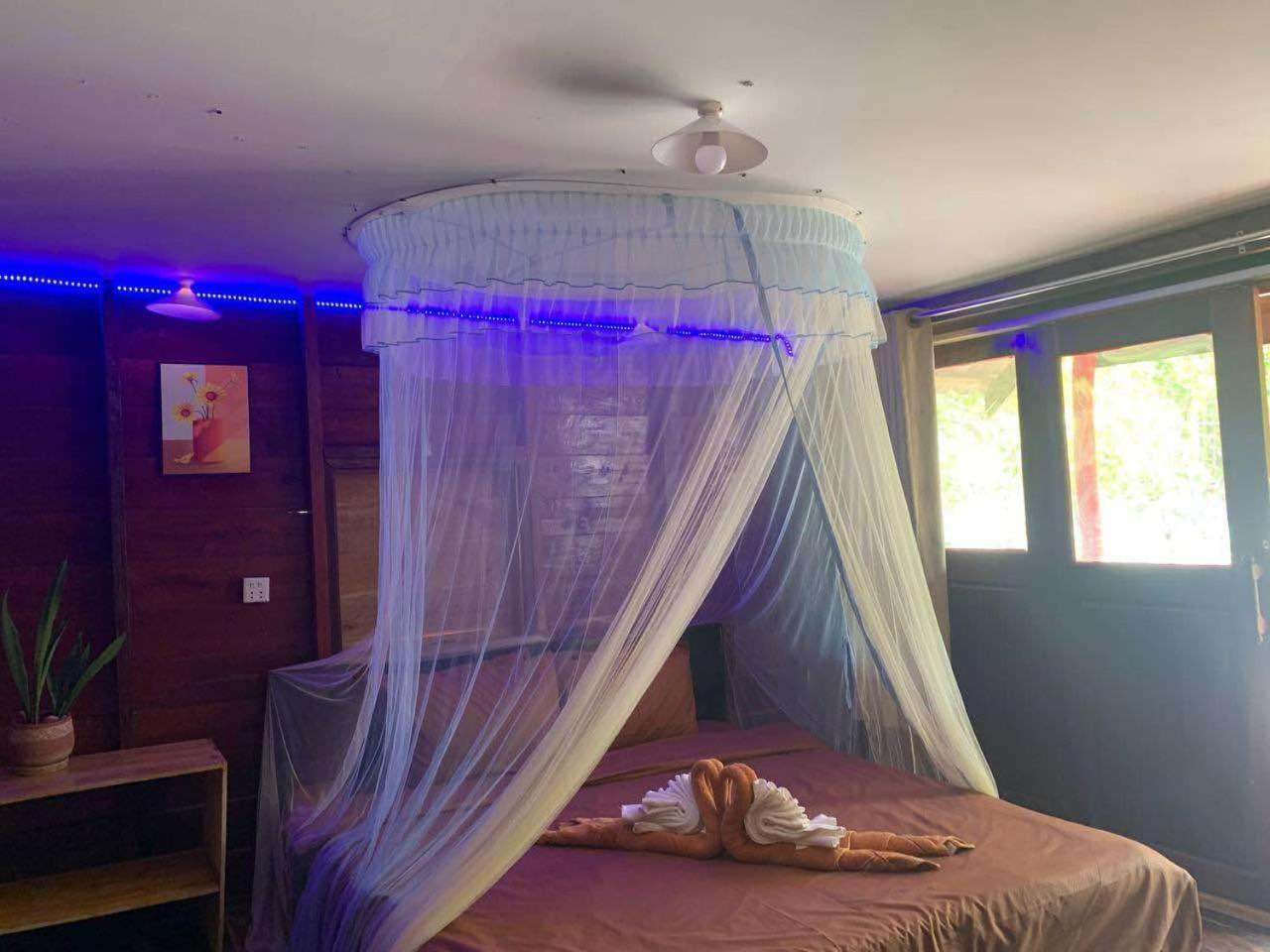 Koh Rong Beach Hostel And Bungalows Kaoh Touch Eksteriør bilde