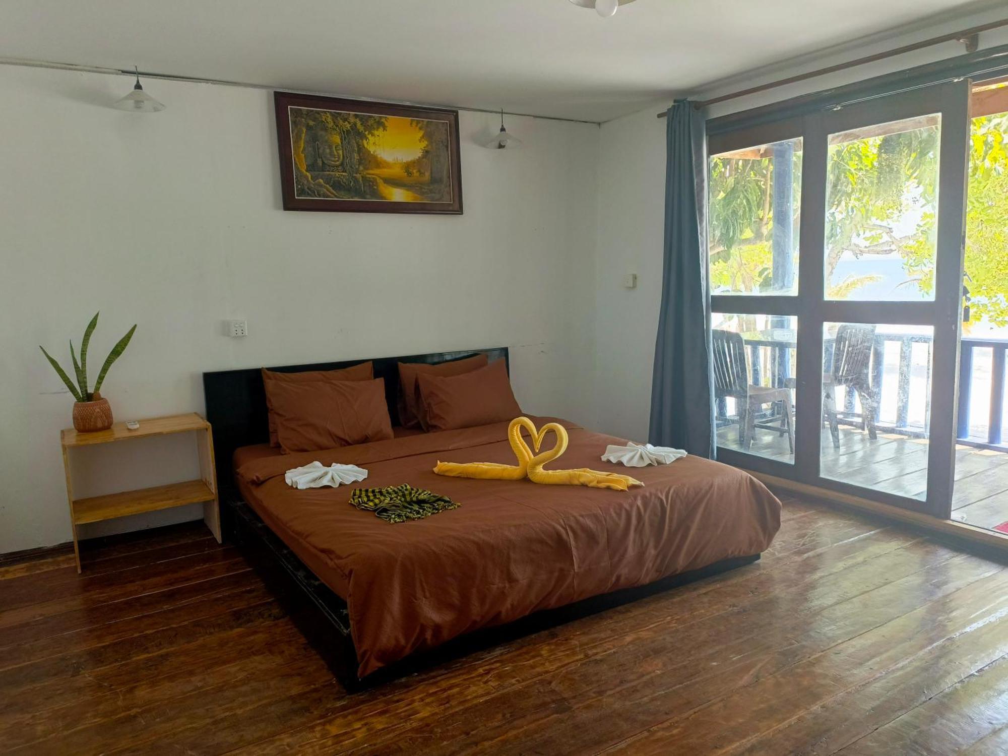 Koh Rong Beach Hostel And Bungalows Kaoh Touch Eksteriør bilde