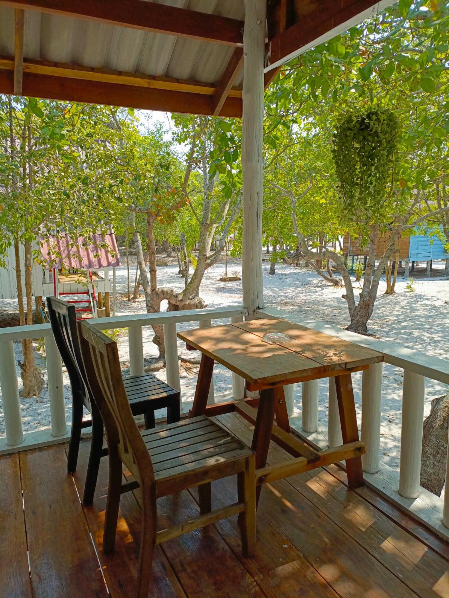 Koh Rong Beach Hostel And Bungalows Kaoh Touch Eksteriør bilde