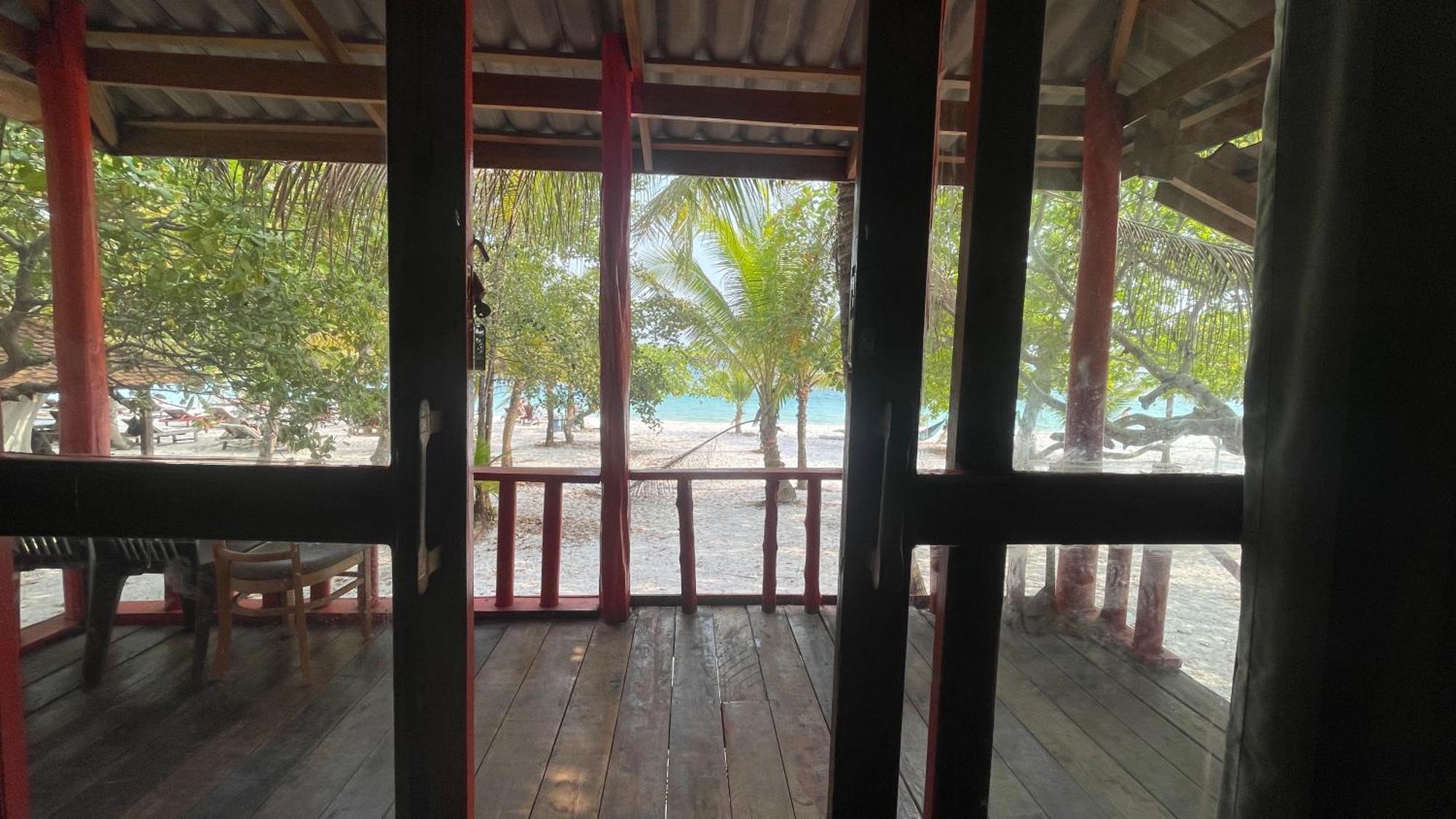 Koh Rong Beach Hostel And Bungalows Kaoh Touch Eksteriør bilde