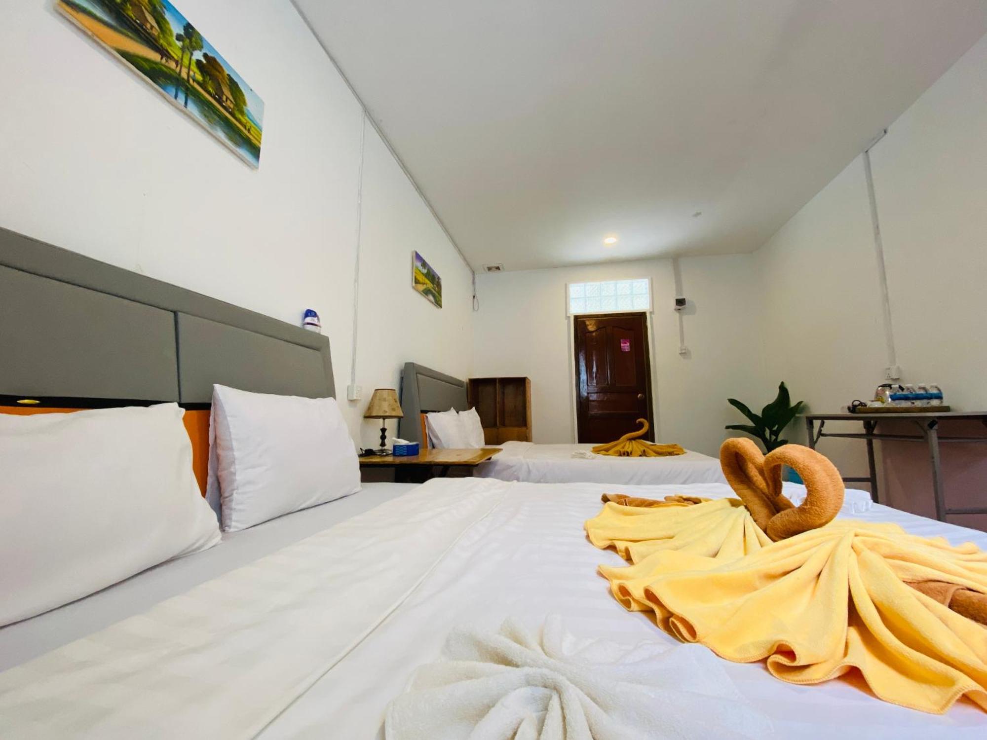 Koh Rong Beach Hostel And Bungalows Kaoh Touch Eksteriør bilde